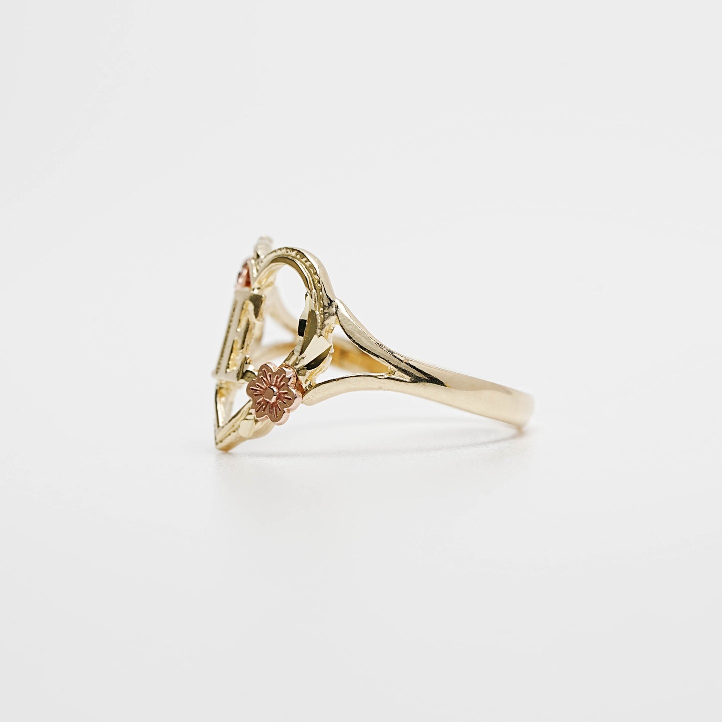 10K Heart Initial E Ring