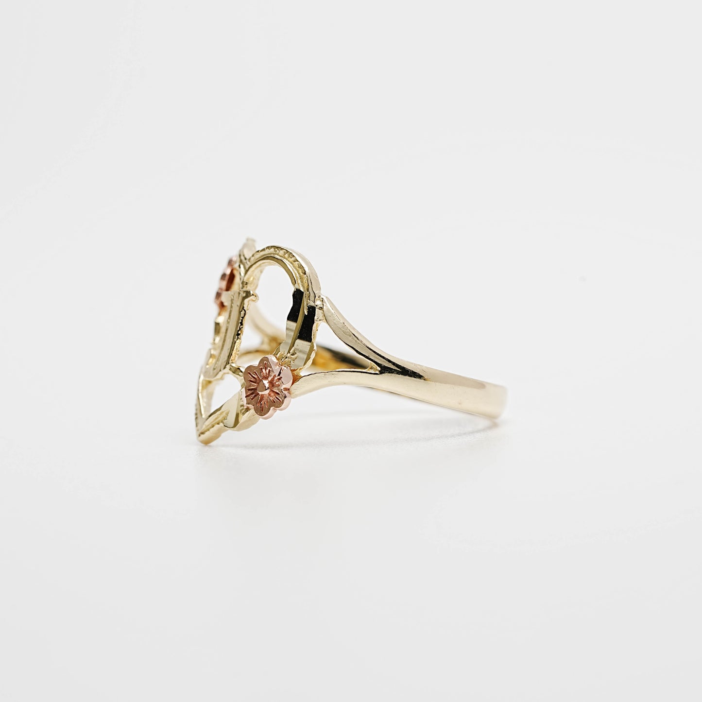 10K Heart Initial J Ring