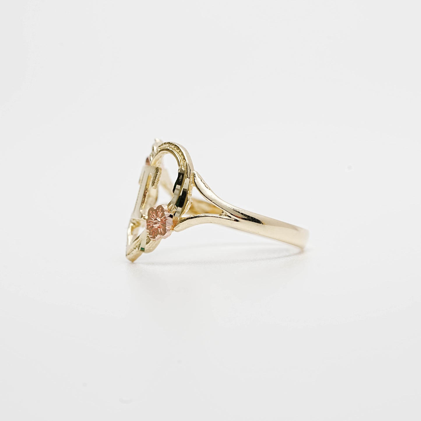 10K Heart Initial T Ring