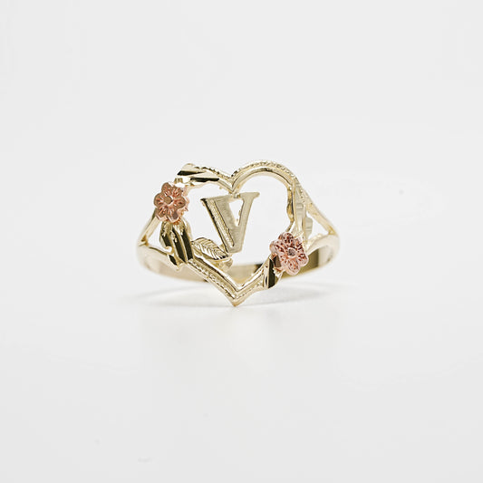 10K Heart Initial V Ring