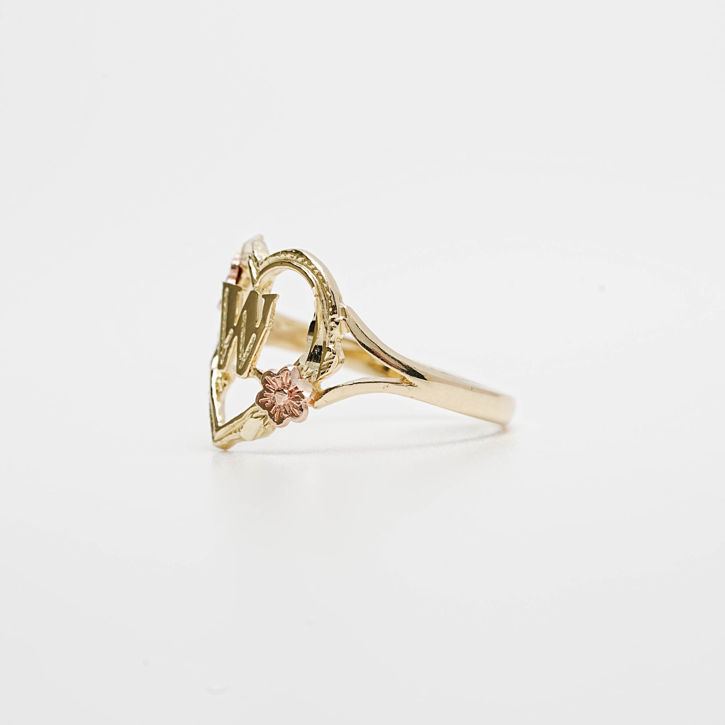 10K Heart Initial W Ring