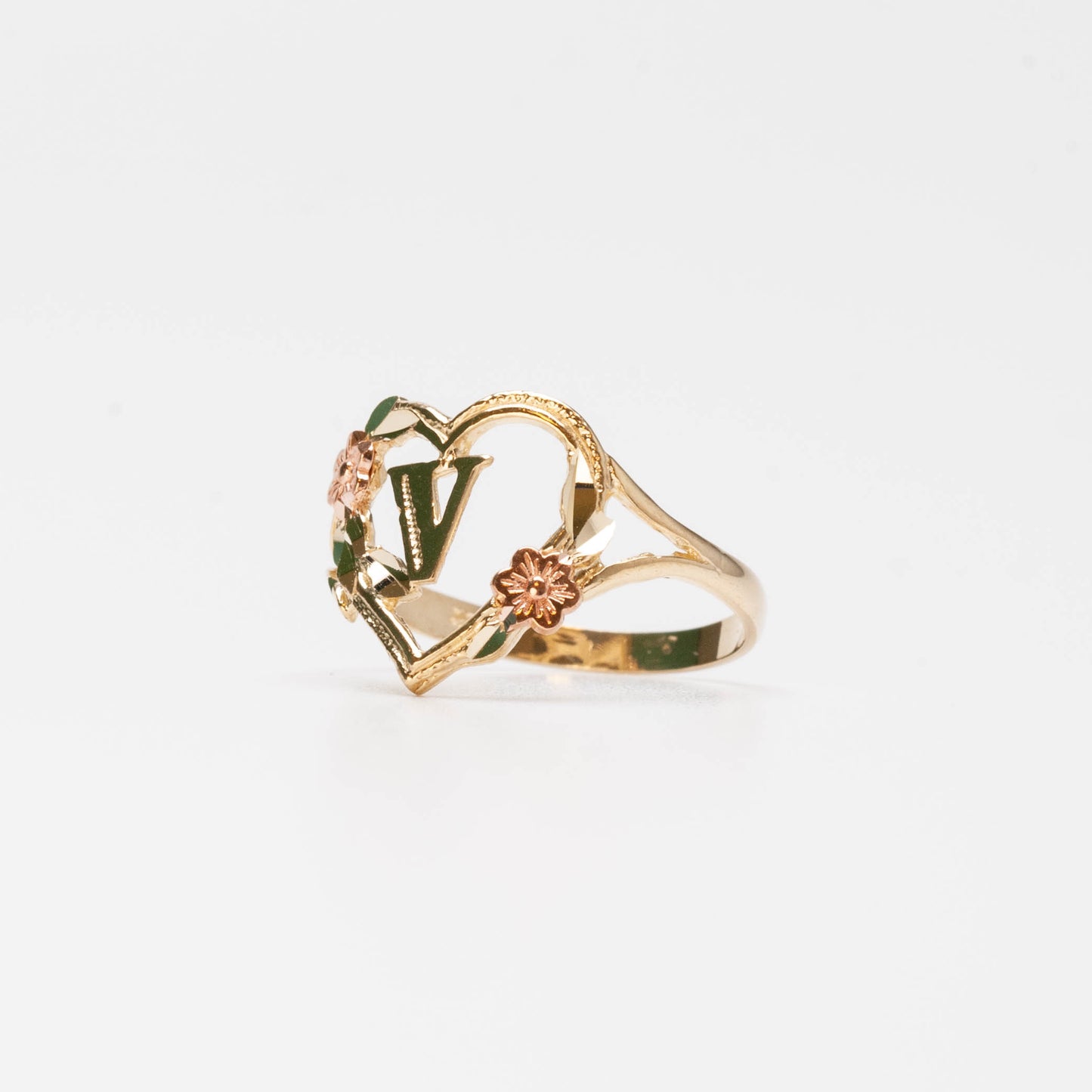 10K Heart Initial V Ring